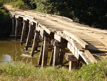 Ponte em Chupinguaia coloca em risco a população